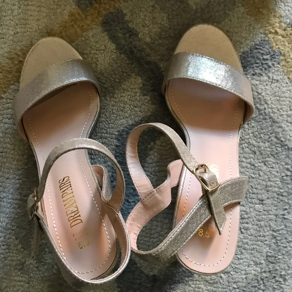 Dream Pairs Gisela-1 NWT Size 8.5 - Picture 5 of 7